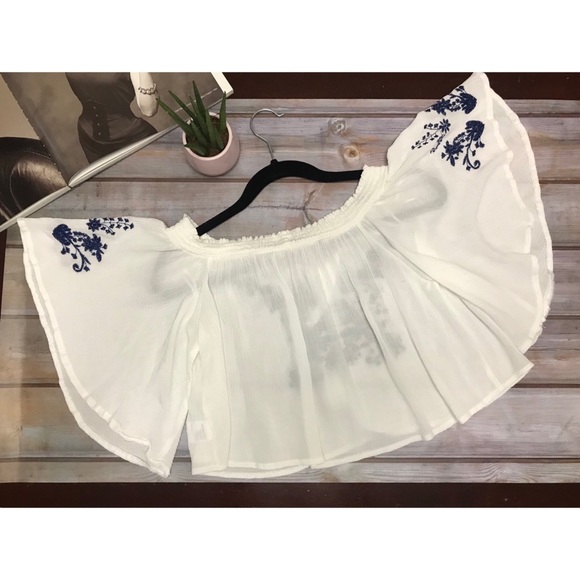 SEEK The Label | White Crop Top | Bell Sleeve - Picture 2 of 5